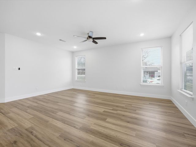 108 N Couch Street, Italy, TX 76651
