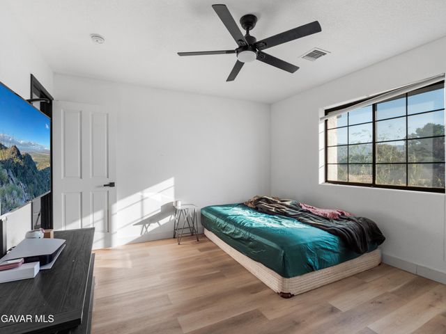 40646 W 27th Street, Palmdale, CA 93551