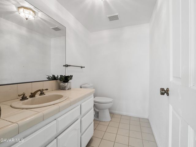 40646 W 27th Street, Palmdale, CA 93551