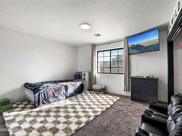 40646 W 27th Street, Palmdale, CA 93551