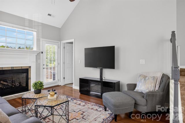 809 Rock Lake Glen, Fort Mill, SC 29715