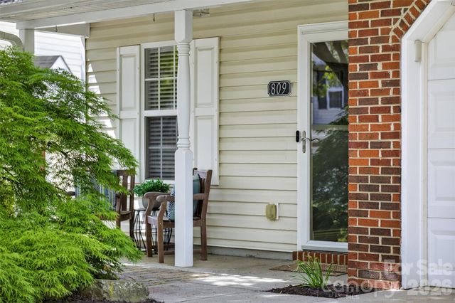809 Rock Lake Glen, Fort Mill, SC 29715