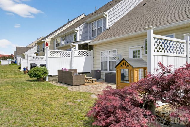 809 Rock Lake Glen, Fort Mill, SC 29715