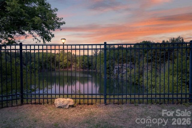 809 Rock Lake Glen, Fort Mill, SC 29715