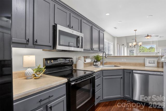 809 Rock Lake Glen, Fort Mill, SC 29715