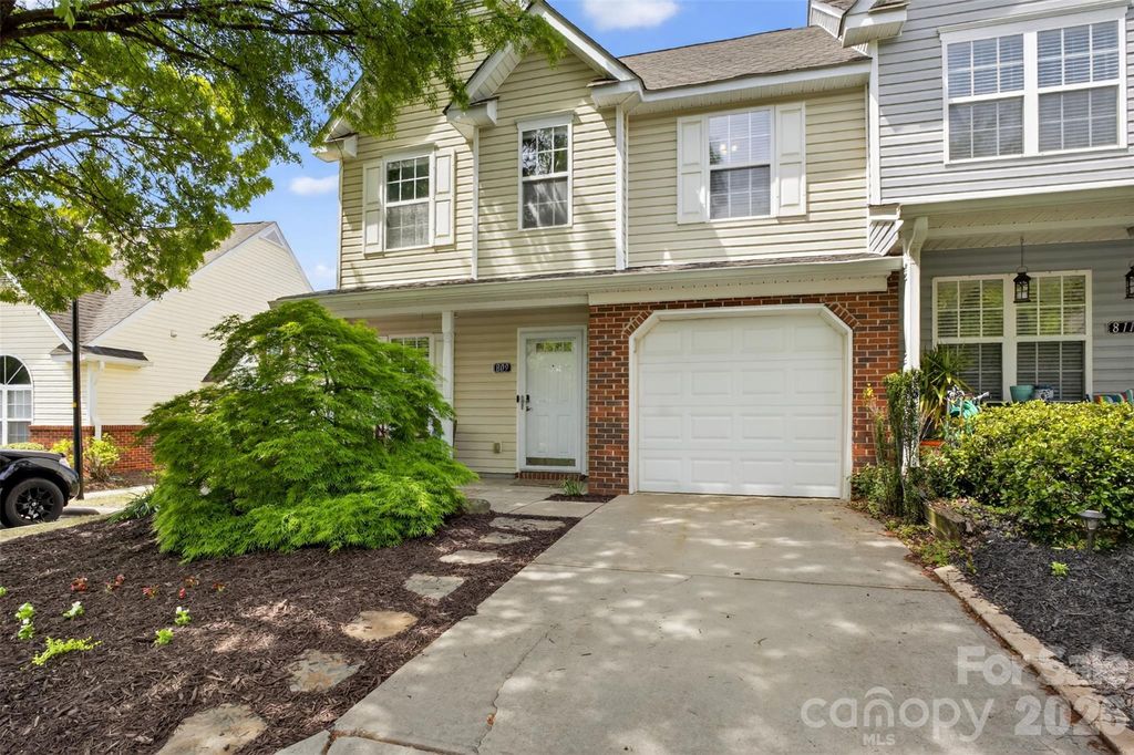 809 Rock Lake Glen, Fort Mill, SC 29715