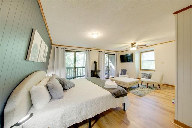 393 Garnet Drive, Ellijay, GA 30540