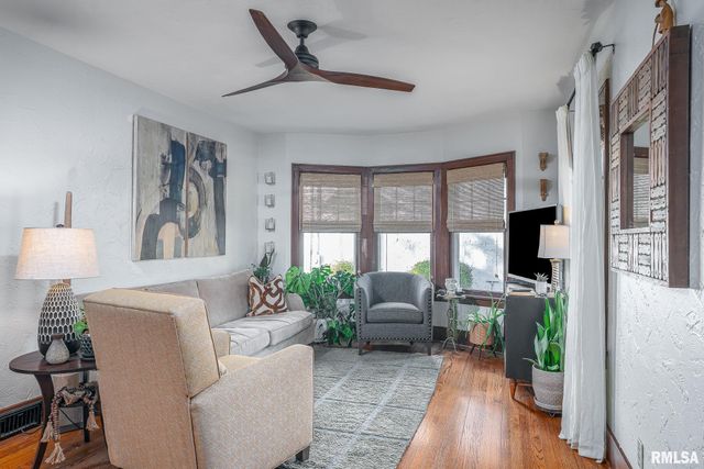 2230 WARREN Street, Davenport, IA 52804