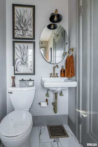 2230 WARREN Street, Davenport, IA 52804