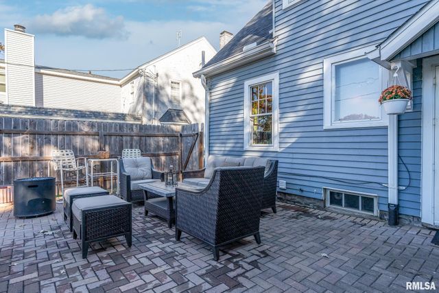 2230 WARREN Street, Davenport, IA 52804