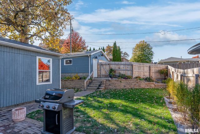 2230 WARREN Street, Davenport, IA 52804