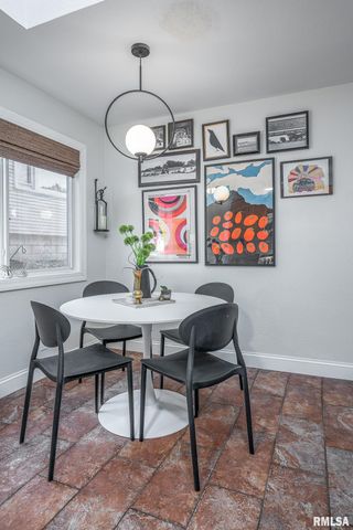 2230 WARREN Street, Davenport, IA 52804