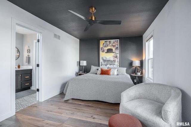 2230 WARREN Street, Davenport, IA 52804