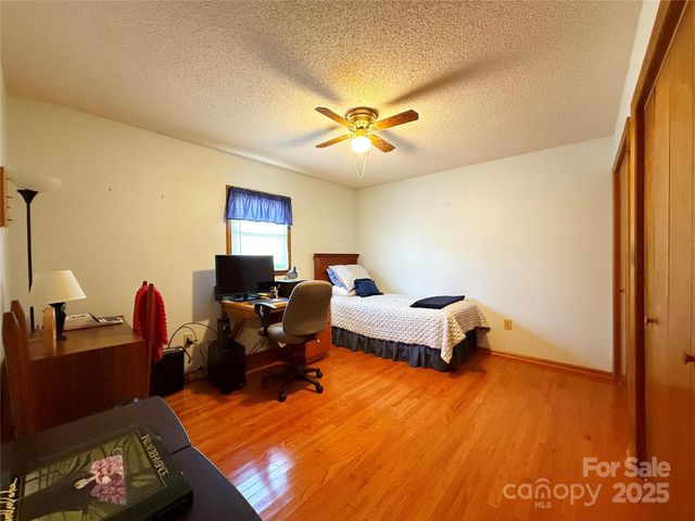 4679 Mayfield Drive, Granite Falls, NC 28630