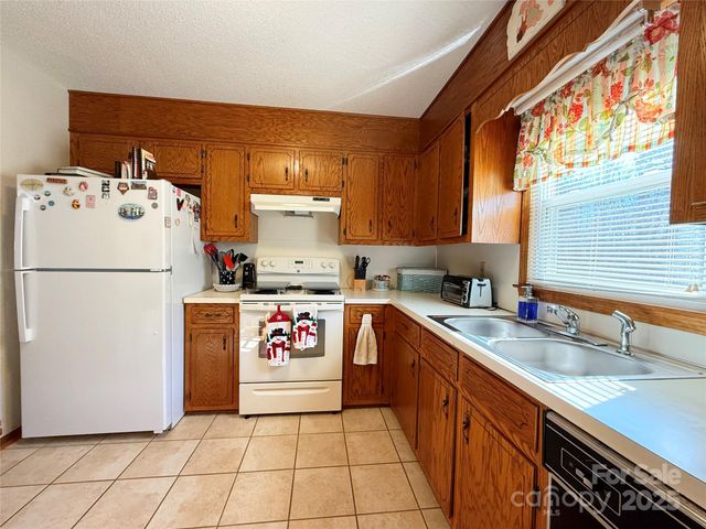 4679 Mayfield Drive, Granite Falls, NC 28630