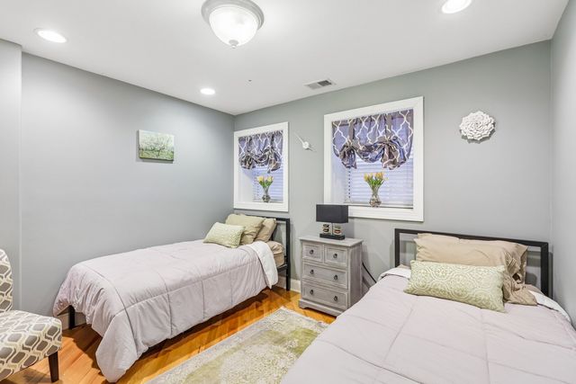 5859 N Glenwood Avenue G, Chicago, IL 60660