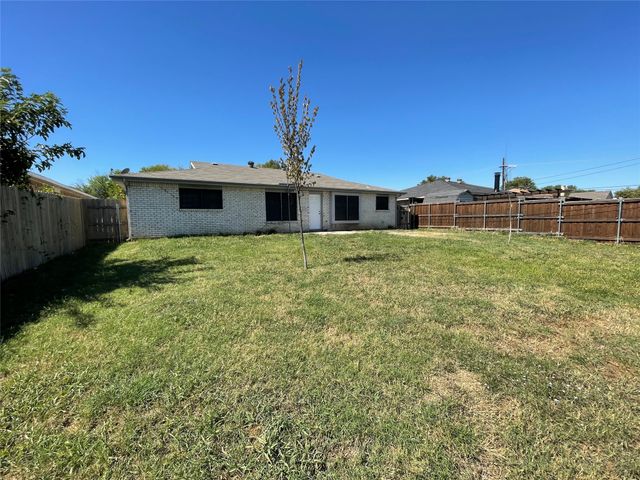 608 Coolwood Lane, Mesquite, TX 75149