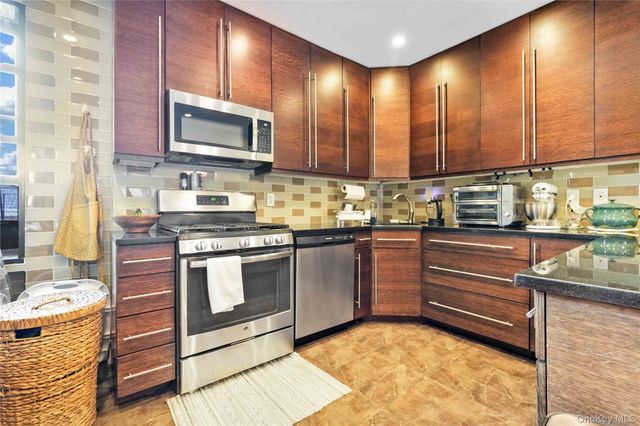 2235 75th Street C3, East Elmhurst, NY 11370