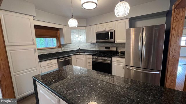 2319 STATE ST, Atco, NJ 08004