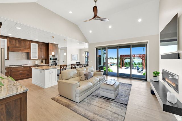 151 N WELDEN WAY, Layton, UT 84041