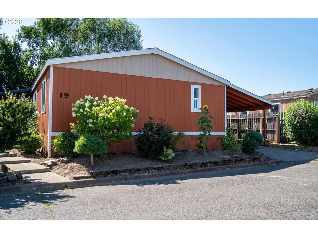 Image 1 of property listing at 300 S EVEREST Rd, Newberg, OR 97132