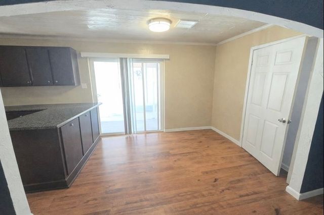 705 Glynn Oaks Drive, Arlington, TX 76010