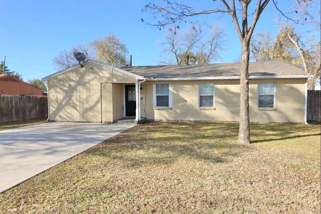 705 Glynn Oaks Drive, Arlington, TX 76010