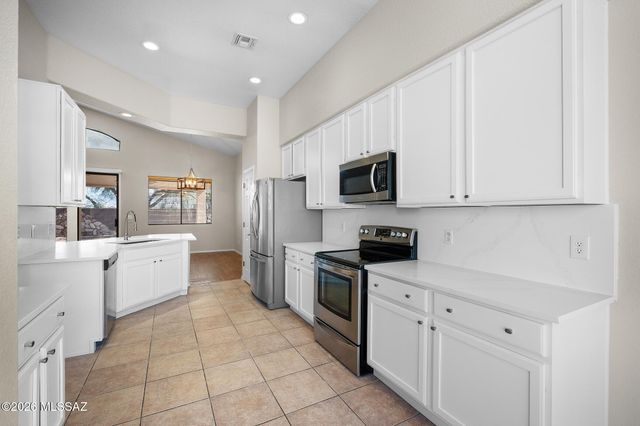8381 S Camino Bengala, Tucson, AZ 85747