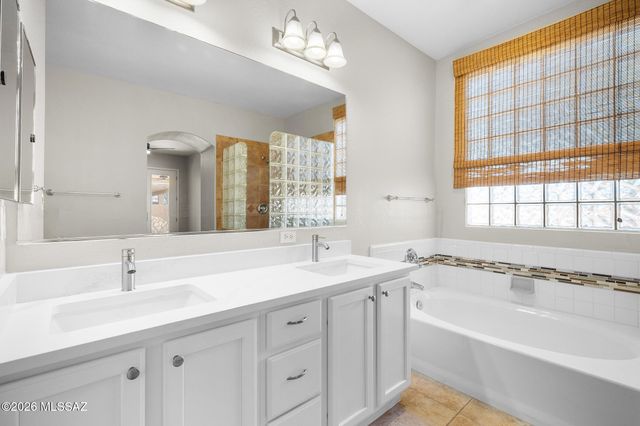 8381 S Camino Bengala, Tucson, AZ 85747