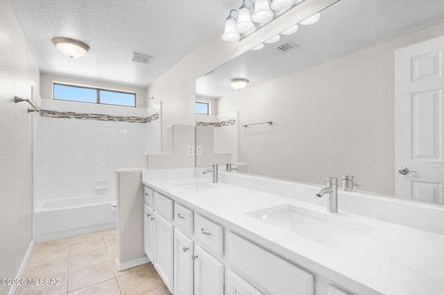 8381 S Camino Bengala, Tucson, AZ 85747