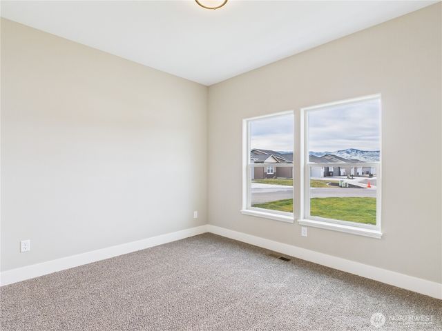 2470 Noah Street SE, East Wenatchee, WA 98802