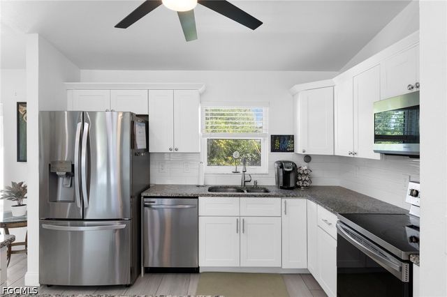 5776 Trout RD, Bokeelia, FL 33922