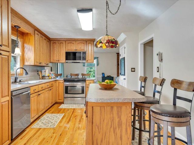 65 Sandalwood DR, Bassett, VA 24055