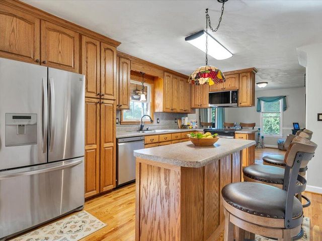 65 Sandalwood DR, Bassett, VA 24055