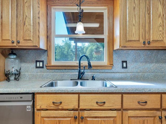 65 Sandalwood DR, Bassett, VA 24055