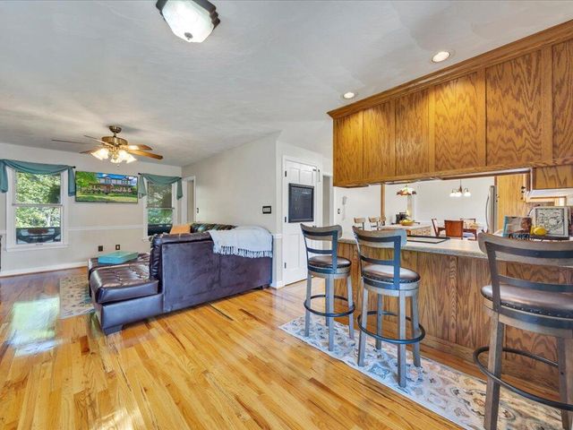 65 Sandalwood DR, Bassett, VA 24055