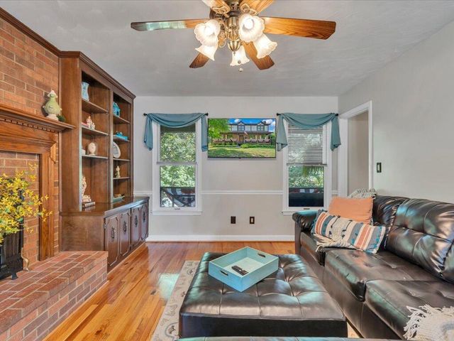 65 Sandalwood DR, Bassett, VA 24055