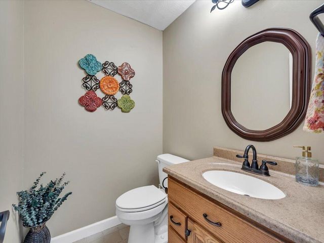 65 Sandalwood DR, Bassett, VA 24055