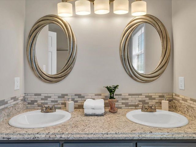 65 Sandalwood DR, Bassett, VA 24055