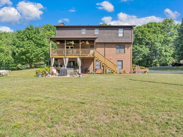 65 Sandalwood DR, Bassett, VA 24055