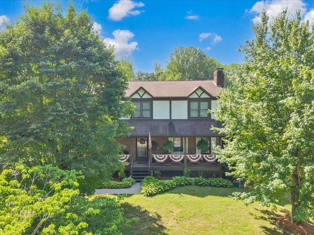 65 Sandalwood DR, Bassett, VA 24055