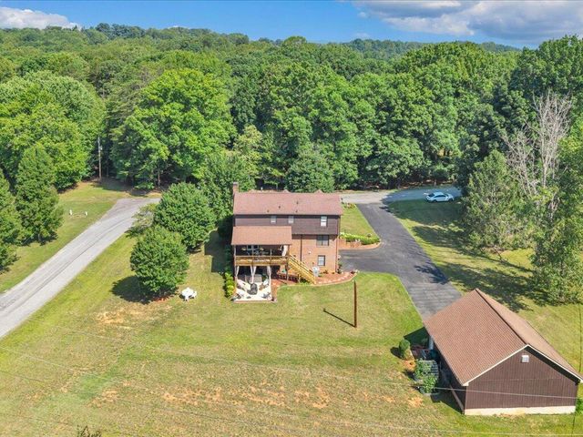 65 Sandalwood DR, Bassett, VA 24055
