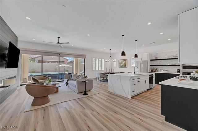 337 Meadow Brush Place, Henderson, NV 89011