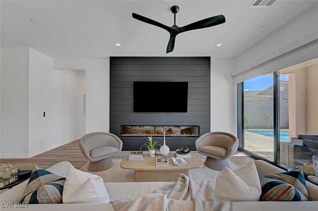 337 Meadow Brush Place, Henderson, NV 89011