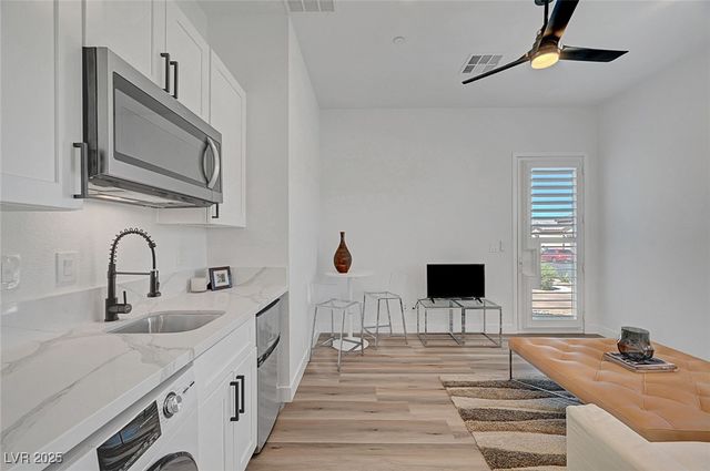 337 Meadow Brush Place, Henderson, NV 89011