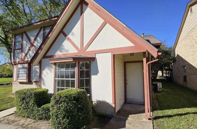 2037 Country Village Boulevard A, Humble, TX 77338