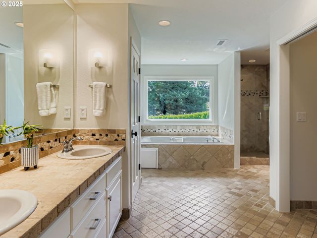 16293 Sw BELL Rd, Sherwood, OR 97140