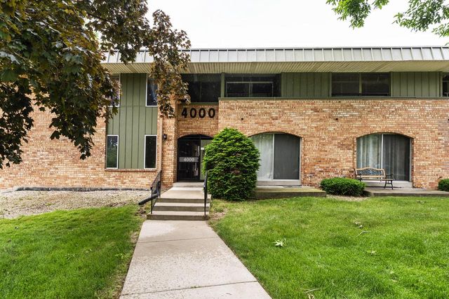 4000 W Rivers Edge CIRCLE #22, Brown Deer, WI 53209