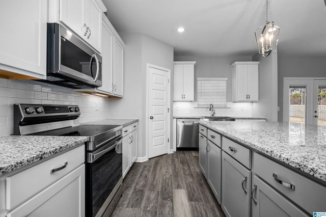 121 RIDGE BOULEVARD, Alabaster, AL 35007