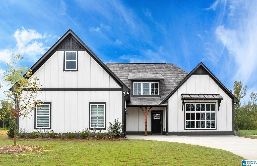 121 RIDGE BOULEVARD, Alabaster, AL 35007